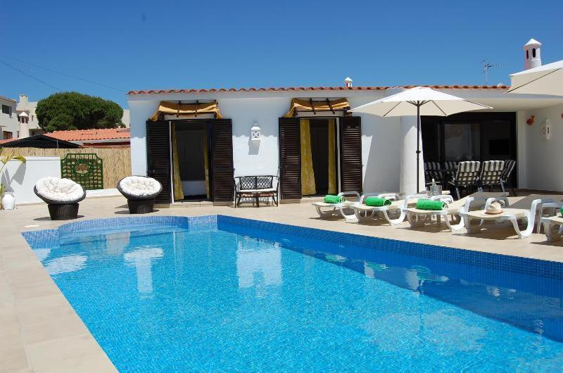 Villa 2, Great Spot Oura Beach, *