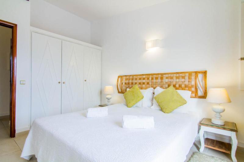 Villa 2, Great Spot Oura Beach,