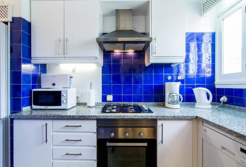2, Great Spot Oura Beach,
